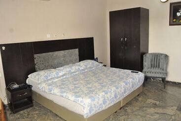 هتل Transtell Suites & Apartments