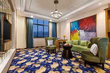 Отель Ramada By Wyndham Taixing