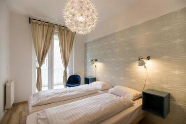 Corvintage Apartments