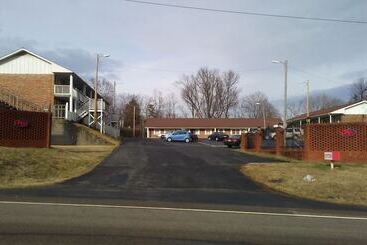 호텔 Park N Stay Inn