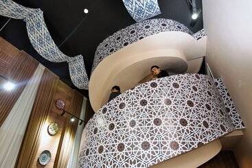 هتل Qonoq Railway