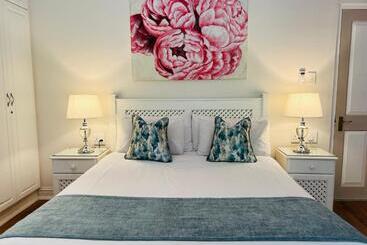 Peaches & Cream Bed & Breakfast