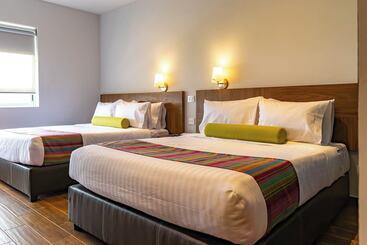 Отель Estancias Vive MX El Marques