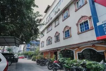 Pensión Reddoorz Near Nagoya Hill Mall Batam 5