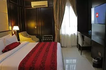 Brighton Hotel And Suites