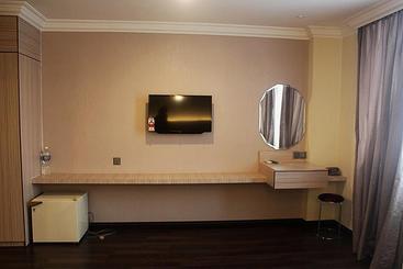 Отель Golden Palms