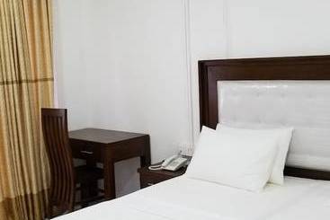 Hotel Metro Marine Dr