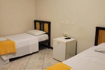 Отель Happy Inn