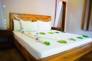 هتل Kikoi Boutique