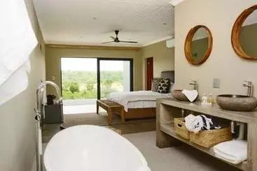 Turistihuoneistot Tamboti River Lodge