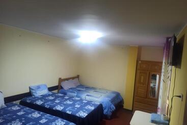 هتل Tour Hostal Wanka