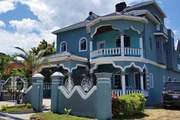 Bailey's Bed And Breakfast