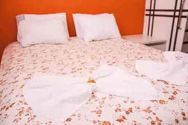 Hostel Caçari