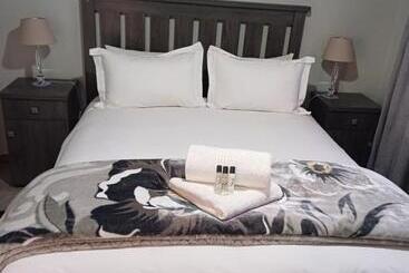 בית מלון כפרי Augrabies De Oude Stoor Guesthouse