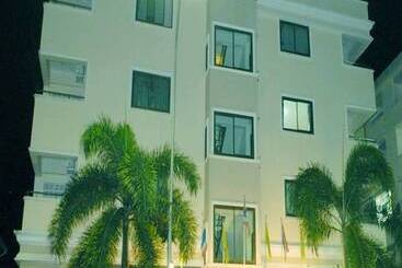 ホテル Submukda Grand