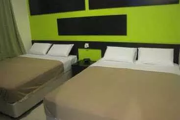 Hotelli Tropicana Inn