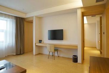 Ji Hotel Qiqihar Emancipation Door