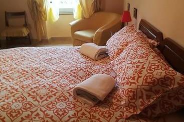 تختخواب و صبحانه Casa Fiorita