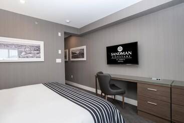 هتل Sandman Signature St. John S