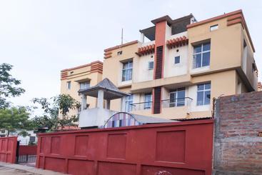 Hotel Oyo 11062 Victoria Guest House