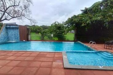 צימר Triose Boutique Hotel Lonavala