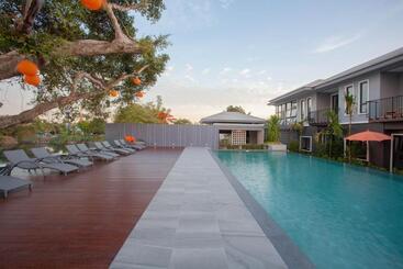 Resort The Lake Chalong Hotel Sha Plus