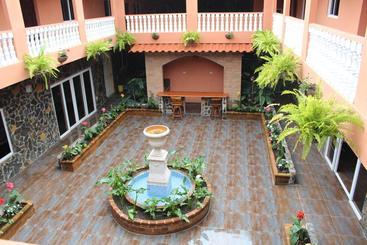 ホテル La Serrania