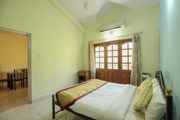 Hotell Oyo 10093 Home Pool View 1bhk Calangute