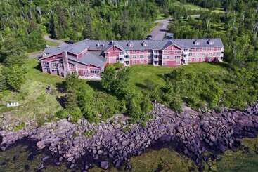 Resort Cove Point Lodge