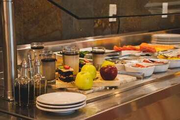 هتل Hilton Garden Inn Leon