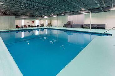 فندق Travelodge By Wyndham Amherst