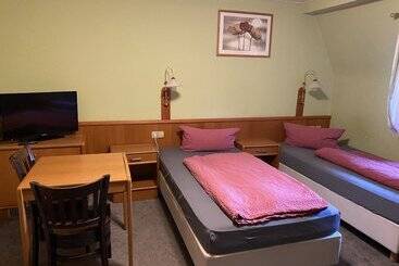 Отель Quickborner Hof