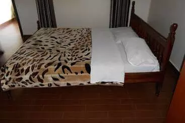 Hôtel J Courts Bed And Comfort