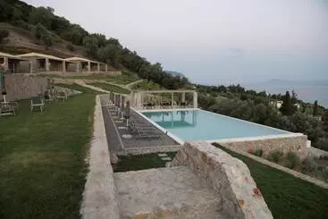 Hotel Elimnion Resort