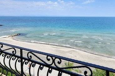 בית מלון כפרי Gardenia Beach Palace Apart