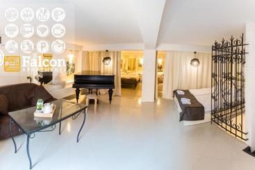 فندق Falcon Apartments  Meidan Boutique