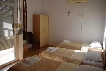 هتل Guest House Regina Mundi