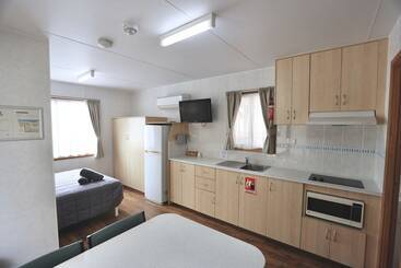 Hotel Sea Vu Caravan Park