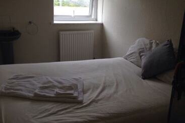 בית מלון כפרי The West Of England Tavern