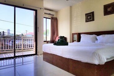 Ol Masta Hotel & Lounge