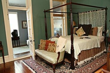 Hotel 1890 Williams House Inn