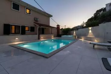 Hotel Apartment Villa Lavandula Swimming Pool View