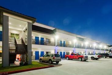 فندق Scottish Inn & Suites  Atascocita