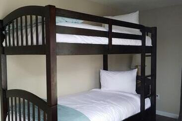 בית מלון כפרי The Waldport Inn