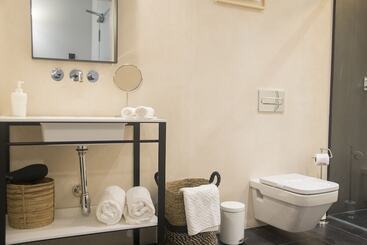 هتل Welldone Antiquarium