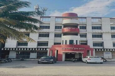 فندق Royal Lodging