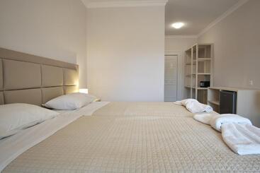 فندق Sunny Corfu Apartments