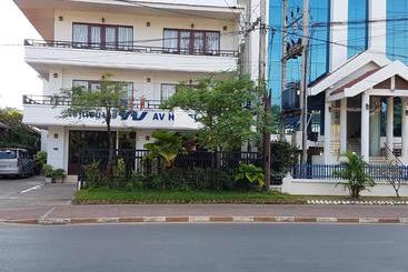 Av Hotel