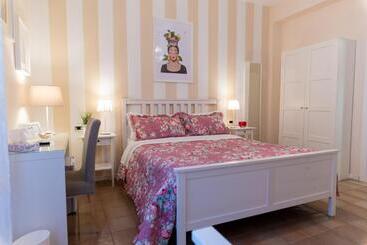 Отель B&b Le Sorelle