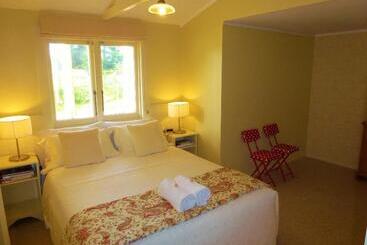 Отель B&b Blossom Cottage